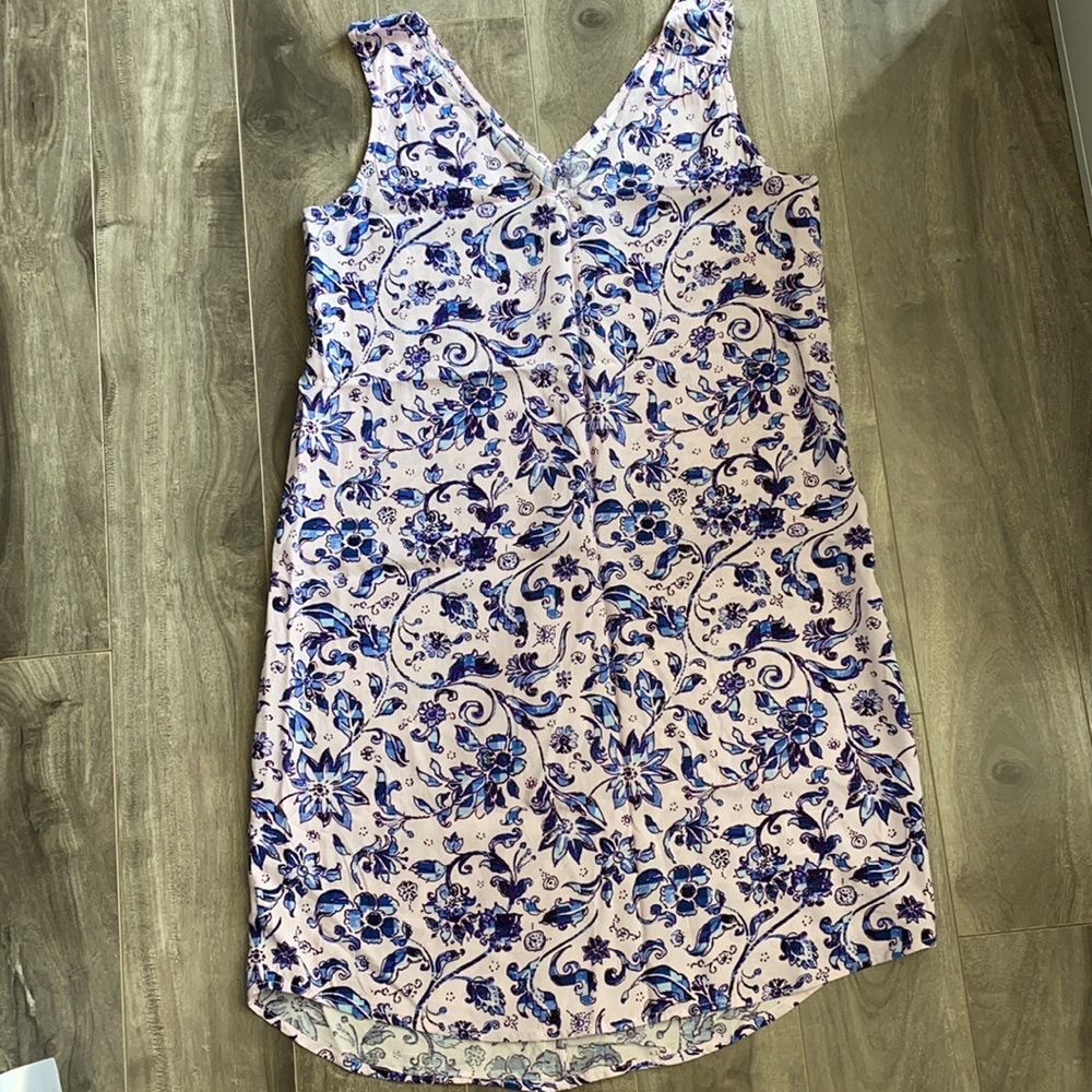 Women’s GAP Floral v-neck dress